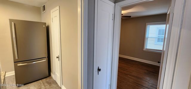 208 Colonial Dr, Louisville, KY 40207