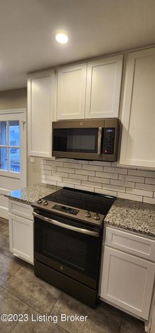 208 Colonial Dr, Louisville, KY 40207