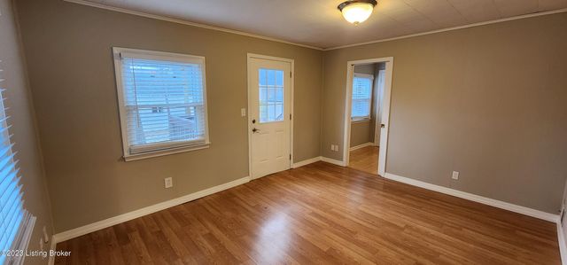 208 Colonial Dr, Louisville, KY 40207