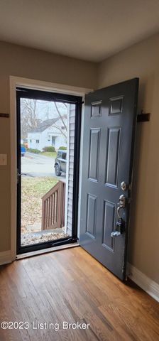 208 Colonial Dr, Louisville, KY 40207