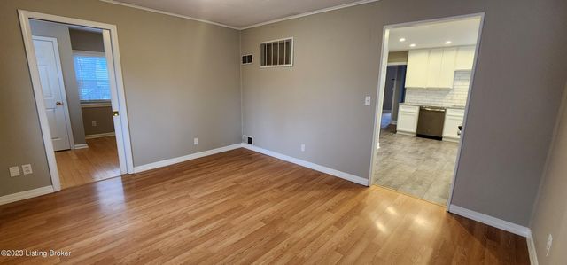 208 Colonial Dr, Louisville, KY 40207