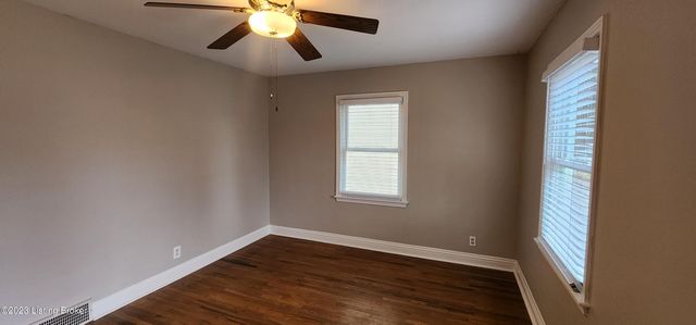 208 Colonial Dr, Louisville, KY 40207