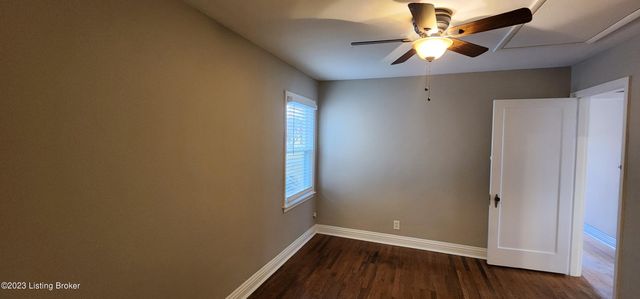 208 Colonial Dr, Louisville, KY 40207