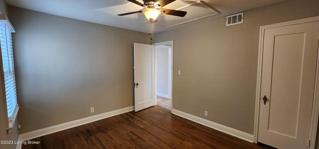 208 Colonial Dr, Louisville, KY 40207