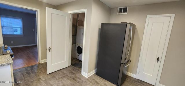 208 Colonial Dr, Louisville, KY 40207