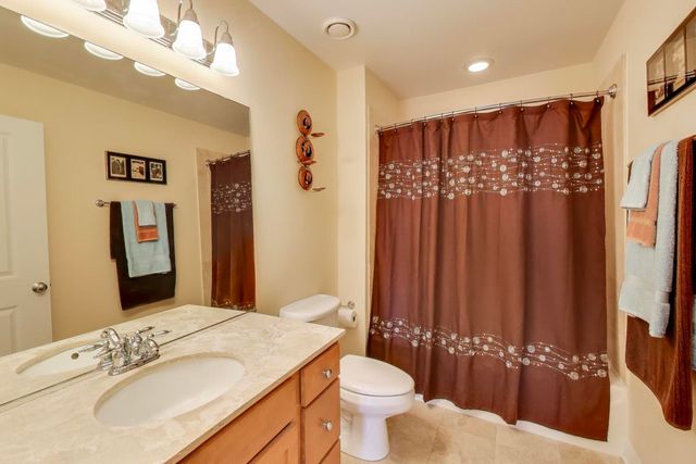 230 W Division Street 1405, Chicago, IL 60610