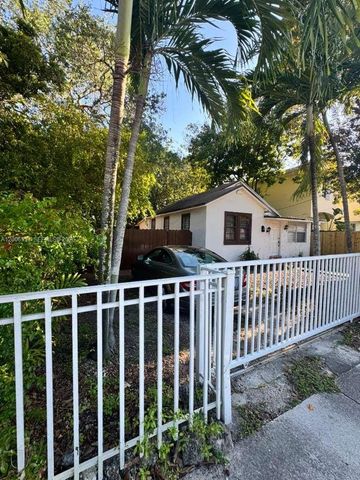 18 NW 57th St, Miami, FL 33127