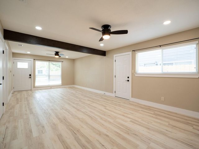 8314 Bowling Green DR B, Austin, TX 78757
