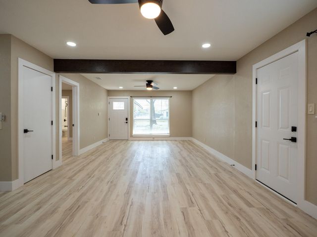 8314 Bowling Green DR B, Austin, TX 78757