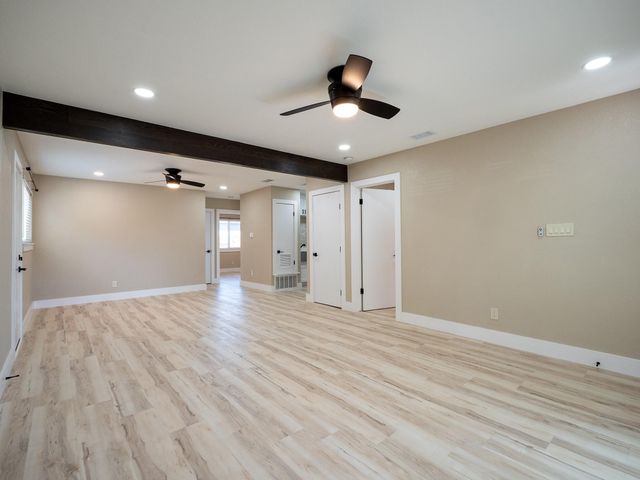 8314 Bowling Green DR B, Austin, TX 78757