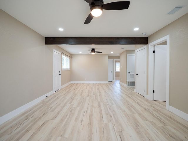 8314 Bowling Green DR B, Austin, TX 78757