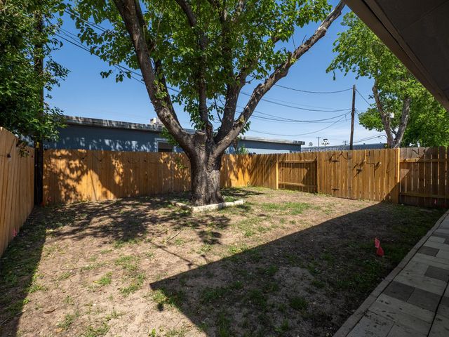 8314 Bowling Green DR B, Austin, TX 78757