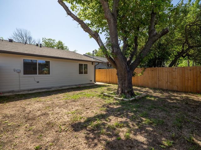8314 Bowling Green DR B, Austin, TX 78757