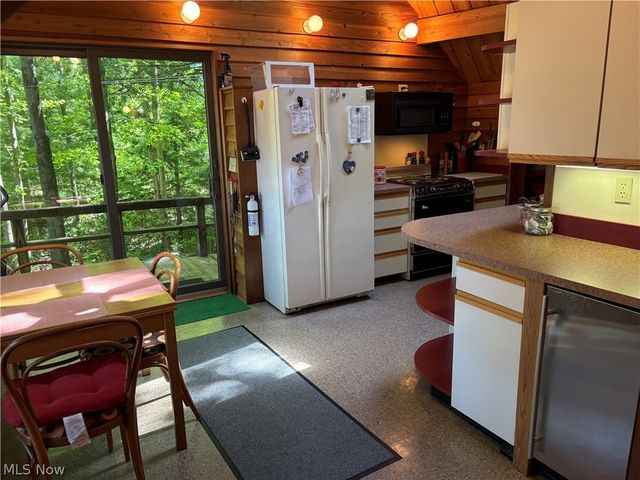 2325 Plum Point, Roaming Shores, OH 44084