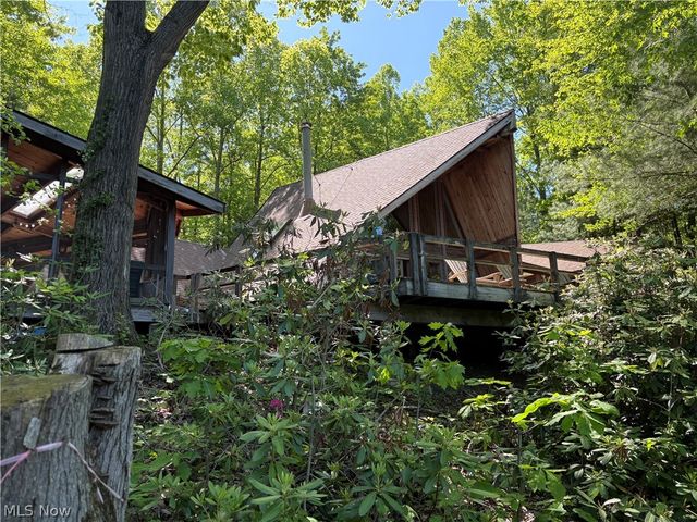 2325 Plum Point, Roaming Shores, OH 44084