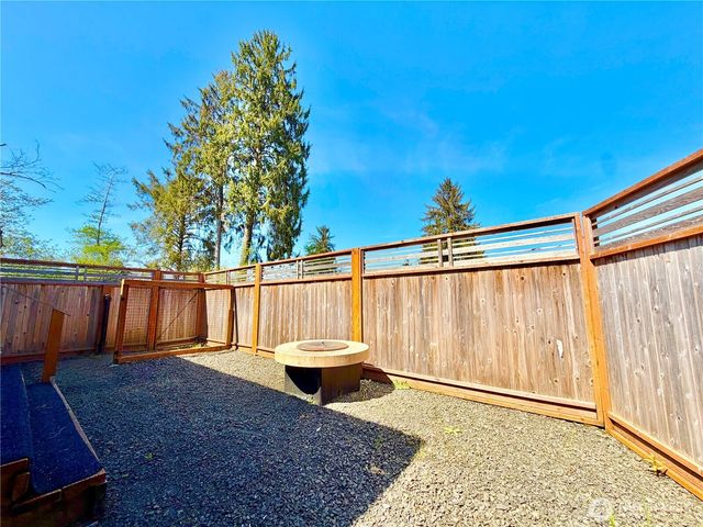 290 State Route 6, Raymond, WA 98577