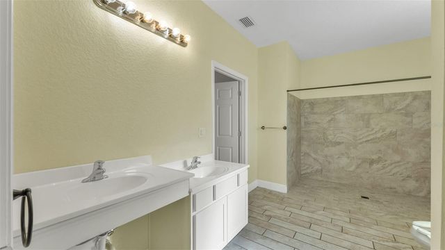 273 HIDDEN VIEW DRIVE, Groveland, FL 34736