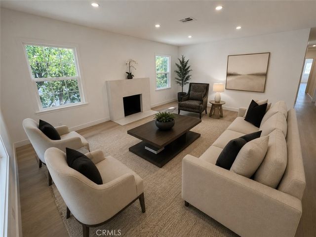 611 S Sunset Canyon, Burbank, CA 91501