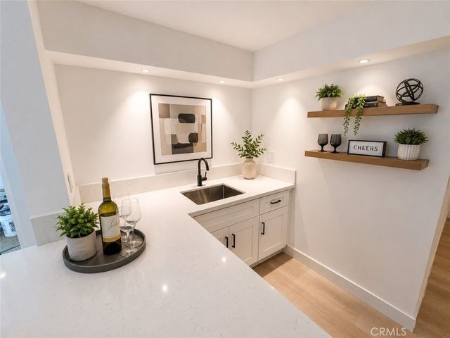 611 S Sunset Canyon, Burbank, CA 91501