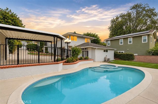 611 S Sunset Canyon, Burbank, CA 91501