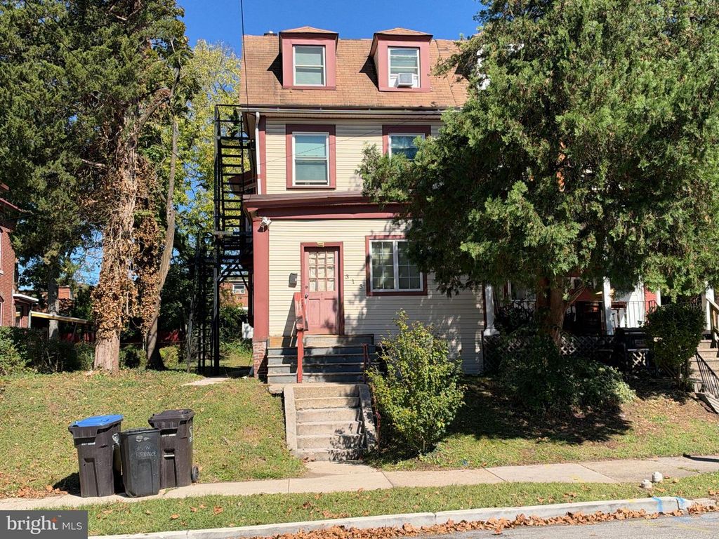 315 W FORNANCE ST, NORRISTOWN, PA 19401 — photo 2