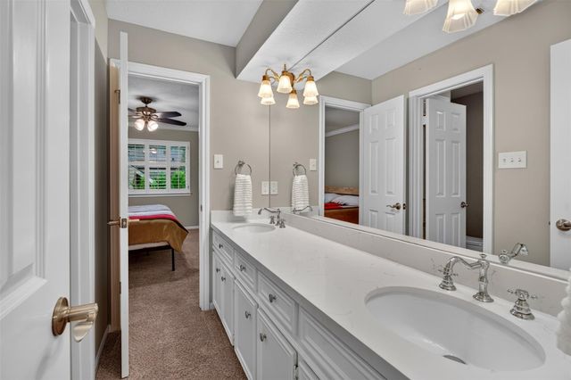 926 Ivy Wall Drive, Houston, TX 77079