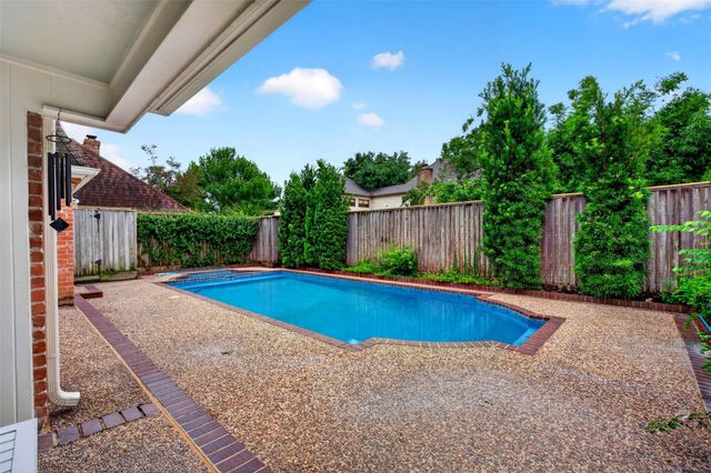 926 Ivy Wall Drive, Houston, TX 77079