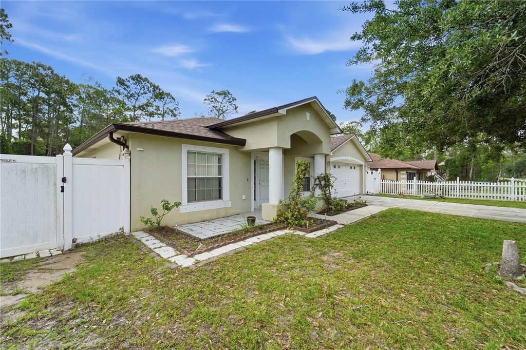 1675 10TH AVENUE, Deland, FL 32724