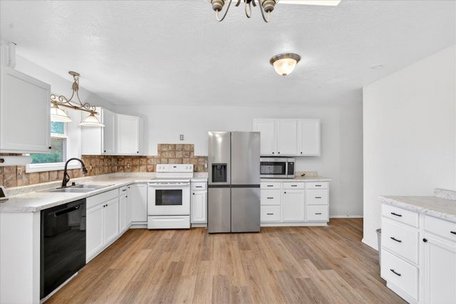 3349 W Deerfield Street, Springfield, MO 65807