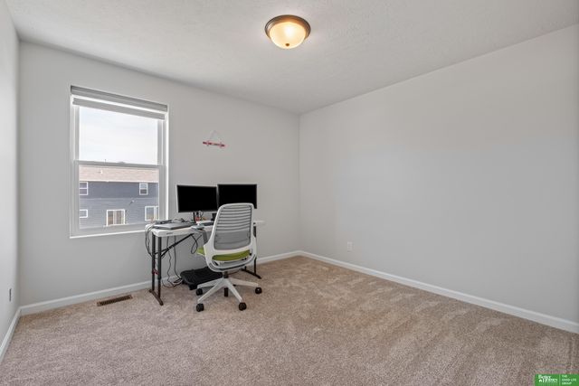 5003 Kestrel Parkway, Elkhorn, NE 68022