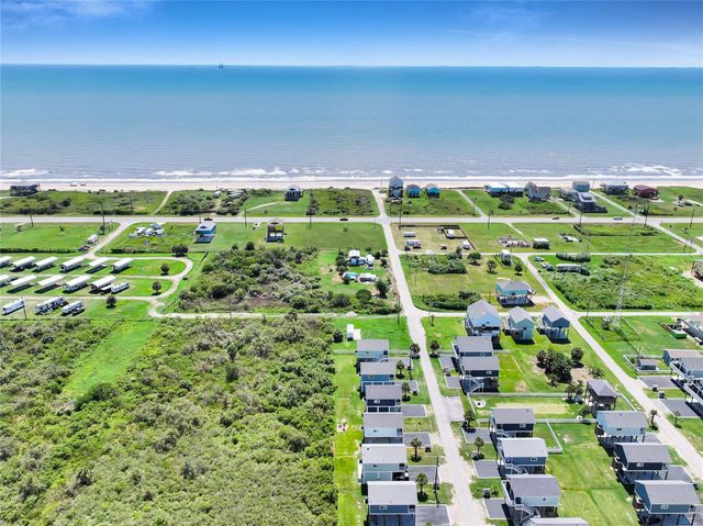 1014 Johnson Road, Gilchrist, TX 77617