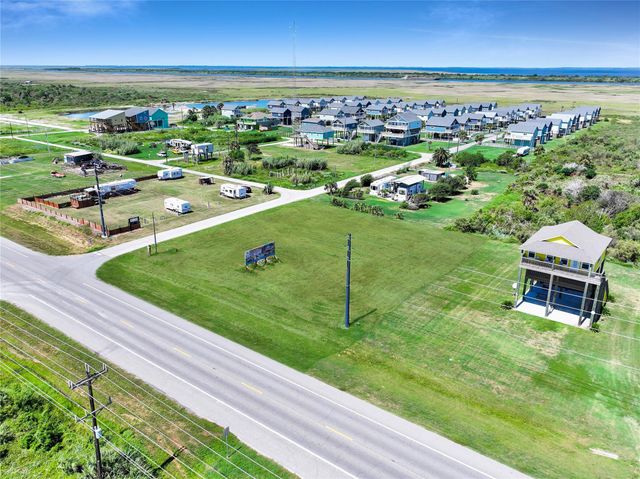 1014 Johnson Road, Gilchrist, TX 77617