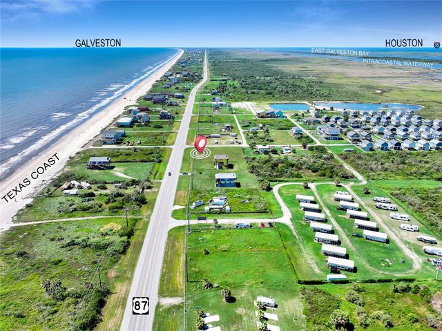 1014 Johnson Road, Gilchrist, TX 77617