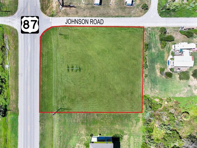 1014 Johnson Road, Gilchrist, TX 77617