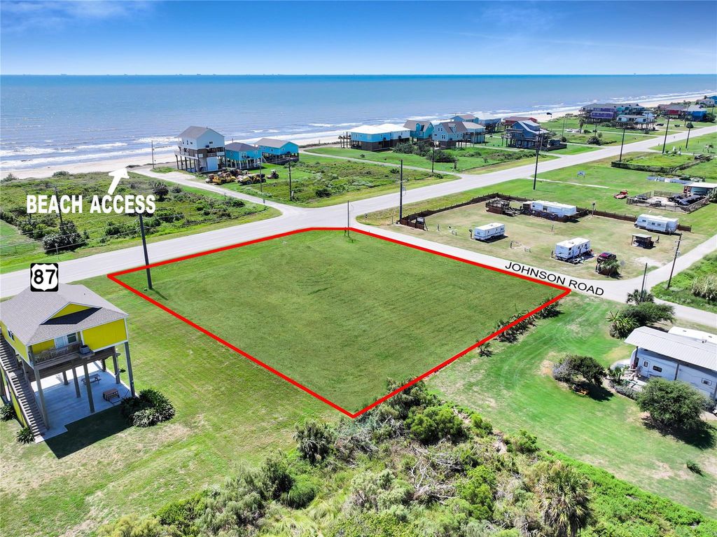 1014 Johnson Road, Gilchrist, TX 77617