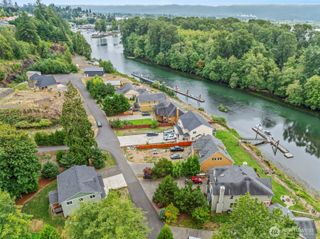 26 Marina Drive, Cathlamet, WA 98612