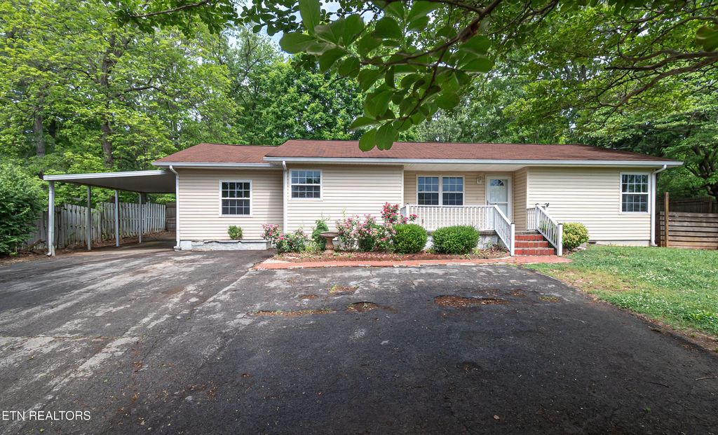 707 Victor Drive, Knoxville, TN 37912