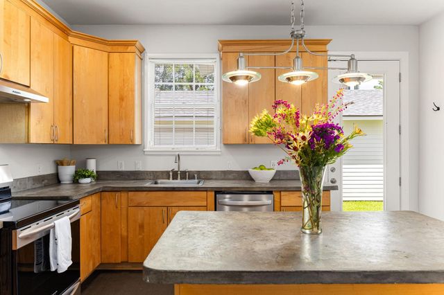 302 W Drew Street, Houston, TX 77006