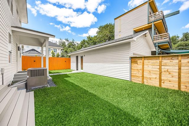 302 W Drew Street, Houston, TX 77006