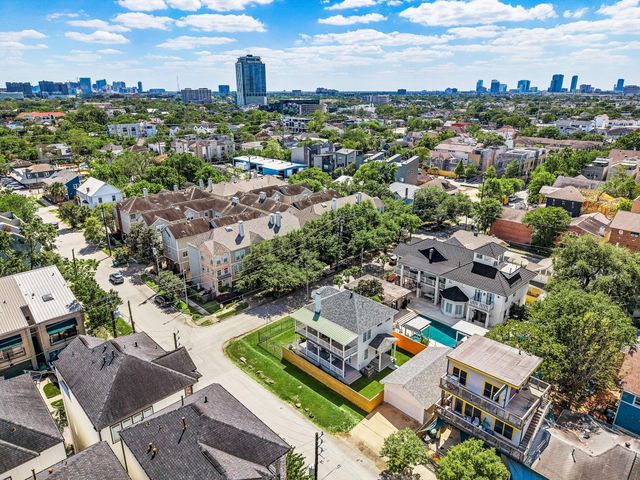 302 W Drew Street, Houston, TX 77006