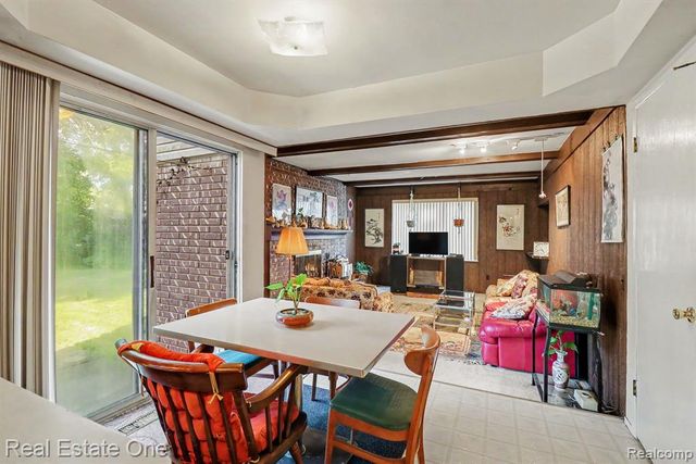 1687 Crestline Drive, Troy, MI 48083