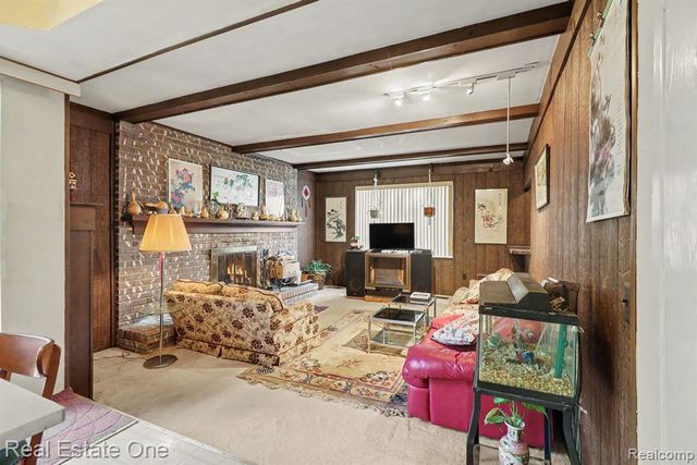 1687 Crestline Drive, Troy, MI 48083