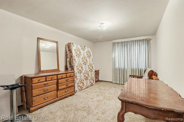 1687 Crestline Drive, Troy, MI 48083