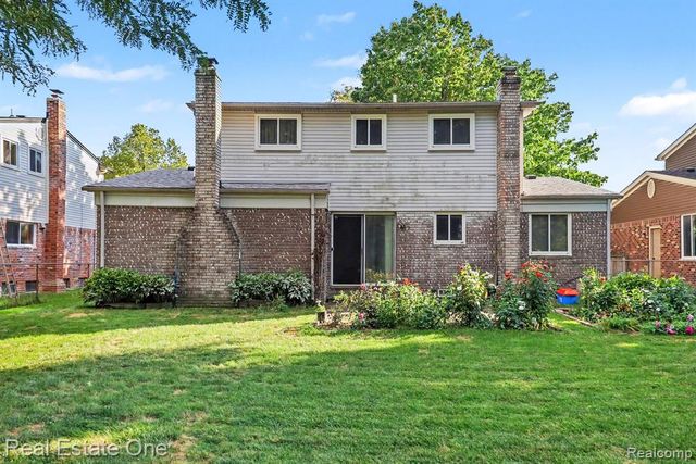 1687 Crestline Drive, Troy, MI 48083