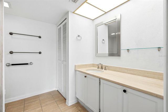 220 BELLEVIEW BOULEVARD 207, Belleair, FL 33756