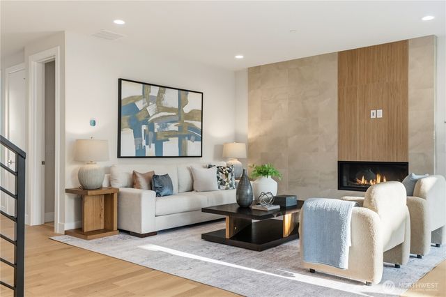 10209 125th Avenue NE, Kirkland, WA 98033