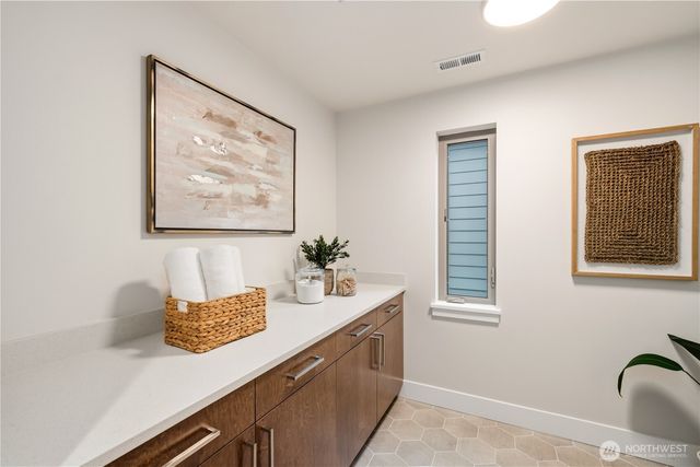 10209 125th Avenue NE, Kirkland, WA 98033