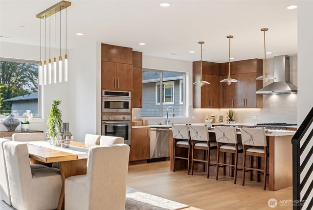 10209 125th Avenue NE, Kirkland, WA 98033