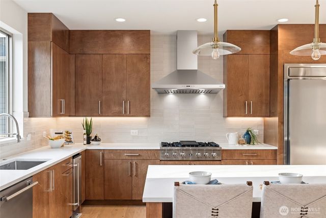10209 125th Avenue NE, Kirkland, WA 98033