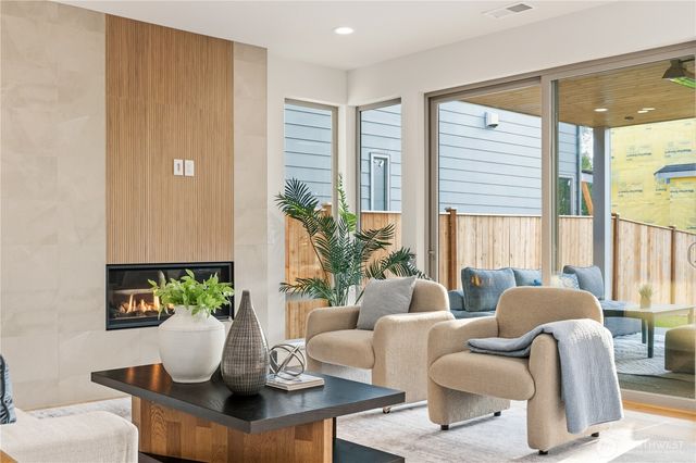 10209 125th Avenue NE, Kirkland, WA 98033